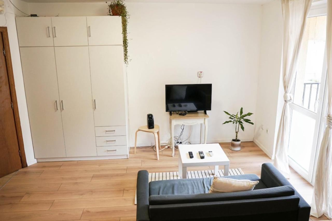 Apartemen Stylish Apartment, Very Good Located! *
