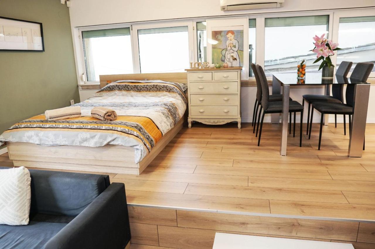 Stylish Apartment, Very Good Located! *
